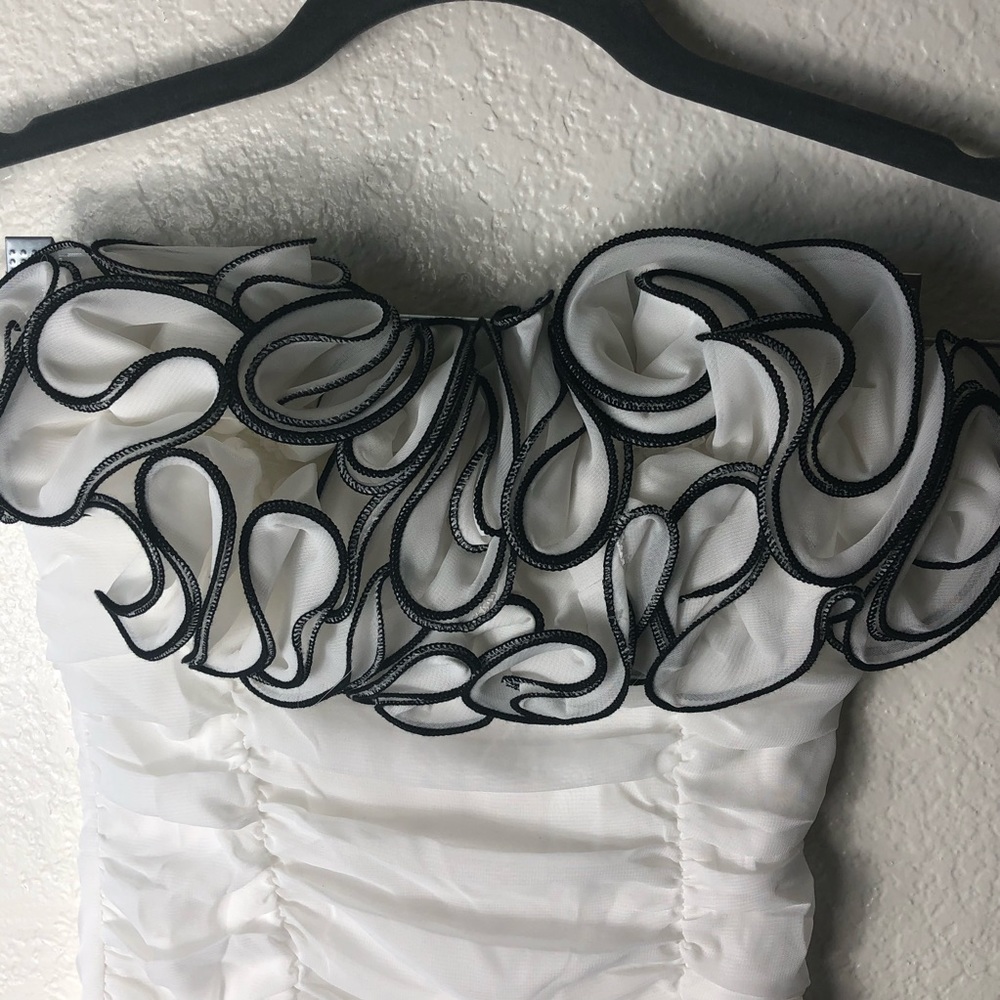 3 For $25-Lydia Ruffle Tube Top - Picture 2 of 5